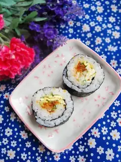 Meat pine sushi