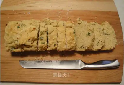Onion quick bread