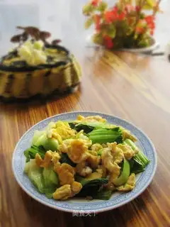 Fried eggs with oil