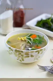 Fish bone and vegetable soup