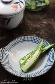 Ice-cooled autumn sesame juice