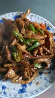 The peppers blow up the oxen