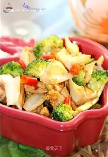 The broccoli fried the crib