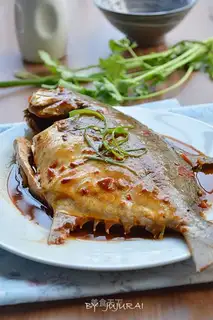 Red-burned mackerel