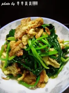 Spinach fried eggs
