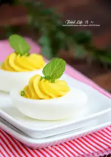 Egg yolk salad