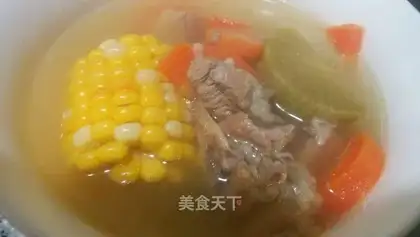 Blue radish and rice pork soup