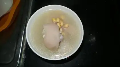 Soybeans hoove soup