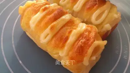 Salad cheese ham bread