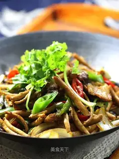 A dry pot of tea and mushrooms