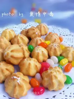 Strawberry cream puff