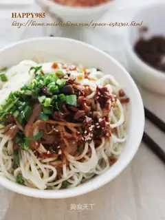 Wuhan's hot noodle