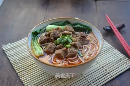 Red beef noodles