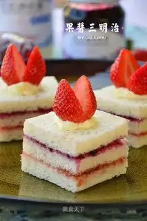 A jam sandwich