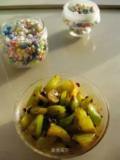 The bean drums mixed with the celery