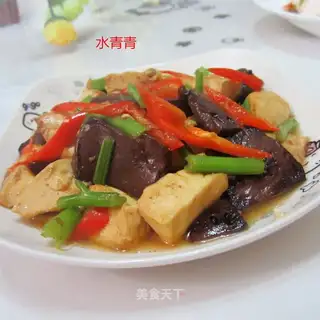 Tofu boils pig blood