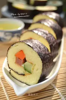 Cake sushi