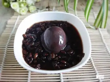 Black bean egg soup
