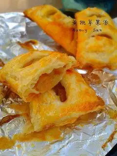 Peach apple pie