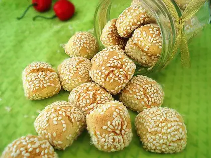 Sesame eggs