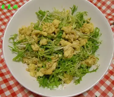 Eggs mixed with a chrysanthemum