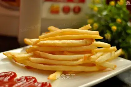 Fried peanuts and fries