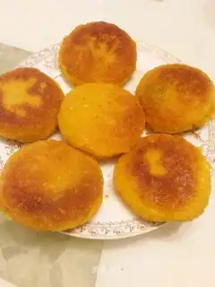 Gold pumpkin pie