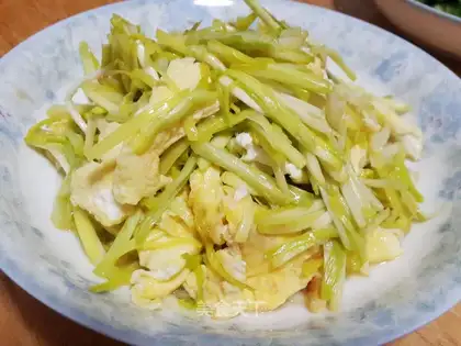 Garlic fried eggs
