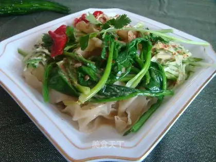 ♪ Golden pins and mushrooms and soy noodles ♪