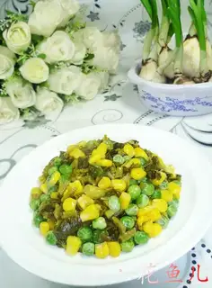 Snow pickles, green bean corn