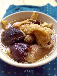 Bamboo mushroom soup