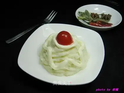 Milk salad mashed potatoes