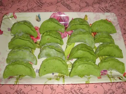Spinach pea dumplings