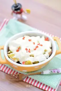 Three-colour fruit salad