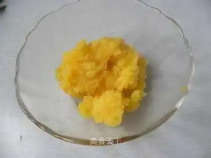 A yellow milk pie