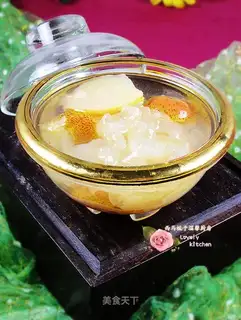 Apple silver ear red fruit soup
