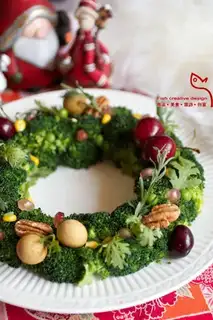 The Christmas flower ring salad