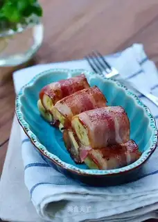 Bacon banana roll