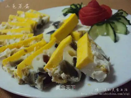 Three-coloured eggs