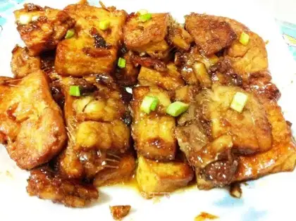 Red burn with fish tofu