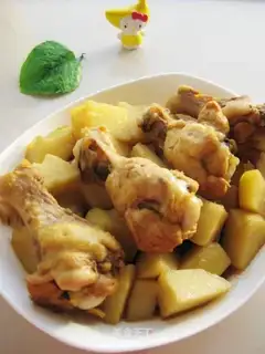 Chicken wings and potatoes