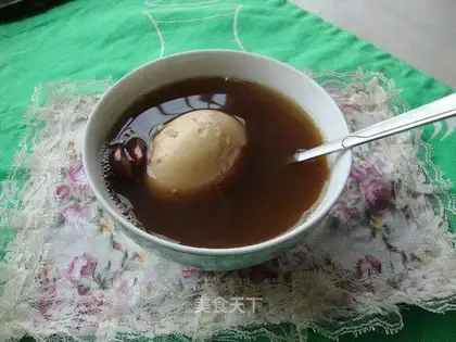 Chicken-brush red-tree egg soup