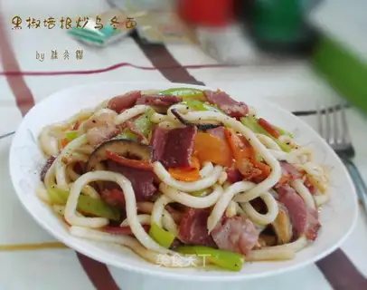 Black pepper bacon fried urn noodles