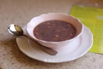 Purple peanut porridge