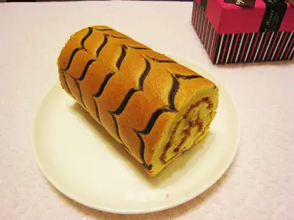 Chiva Cake Roll