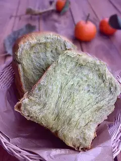 Green tea cream toast