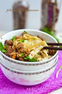 Red beef noodles