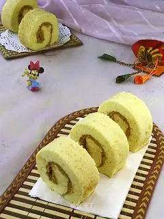 Meat pine rolls