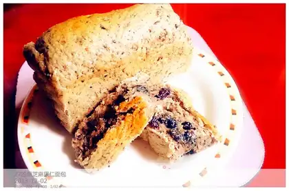 Black sesame honey bread
