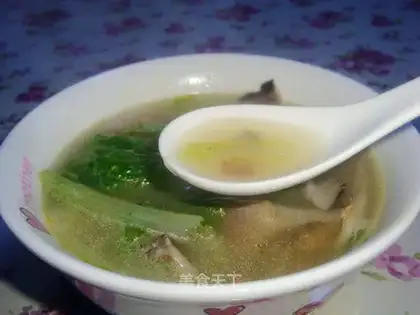 Chinese cabbage and mushroom soup